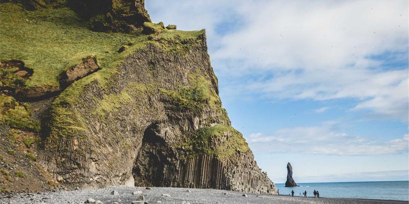 周易智慧赋能现代管理：从占卜玄学到企业决策的变易、简易、不易之道