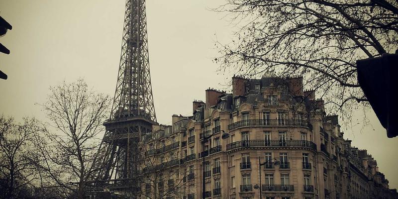 周易贲卦与现代美学：命理咨询中如何平衡文饰与本质之道